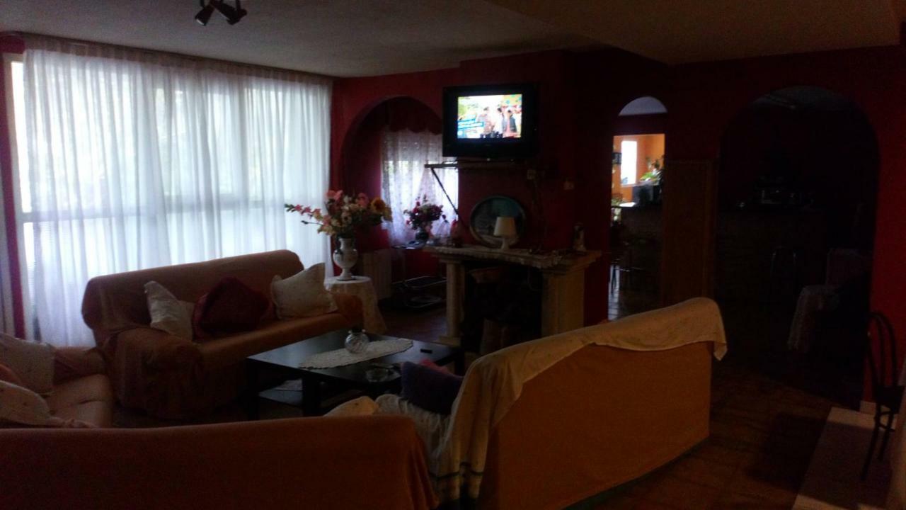 Hostal El Venero Sotillo de la Adrada Bagian luar foto